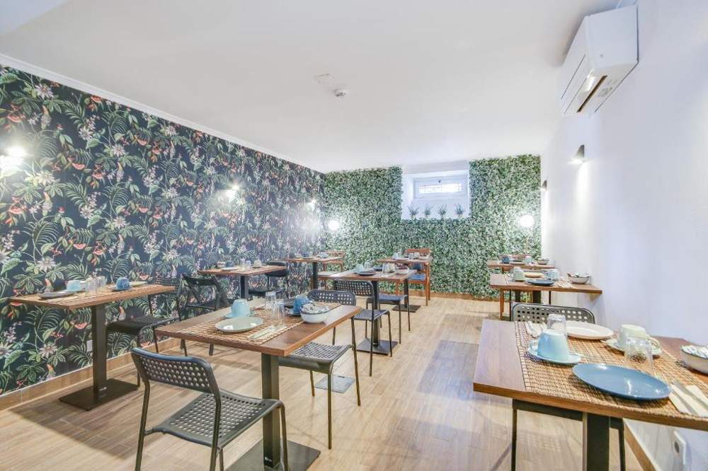 Breakfast room at Alvalade Palace